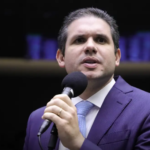 Motta estuda derrubar alta do IOF